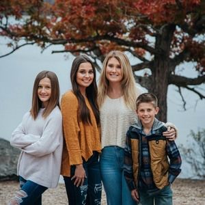 Meet your Posher, Crystal